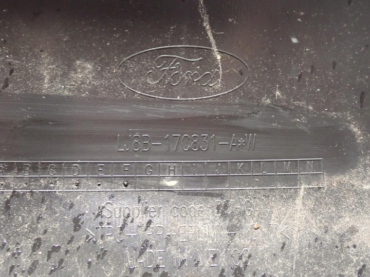 Přední nárazník FORD MUSTANG MACH E 2021 - LJ8B-17C831-A