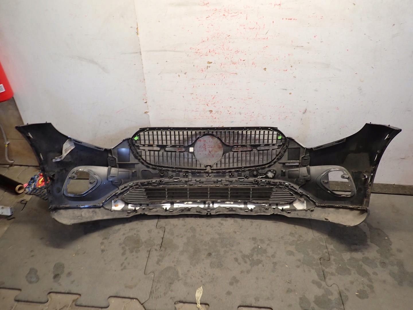Přední nárazník MERCEDES GLC W254 2022 - A2548856100