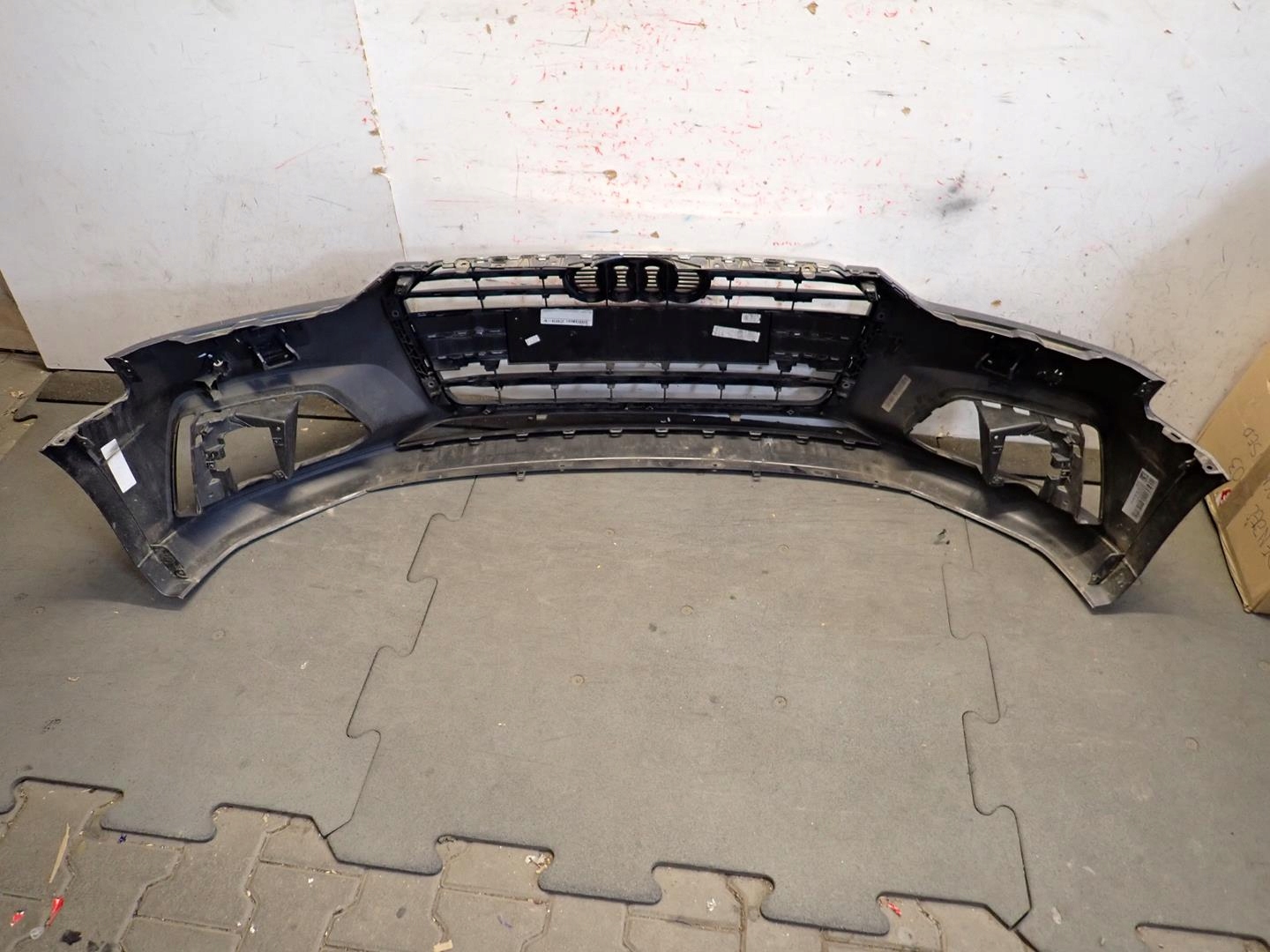 Přední nárazník AUDI A5 II 2016 - 8W6807437