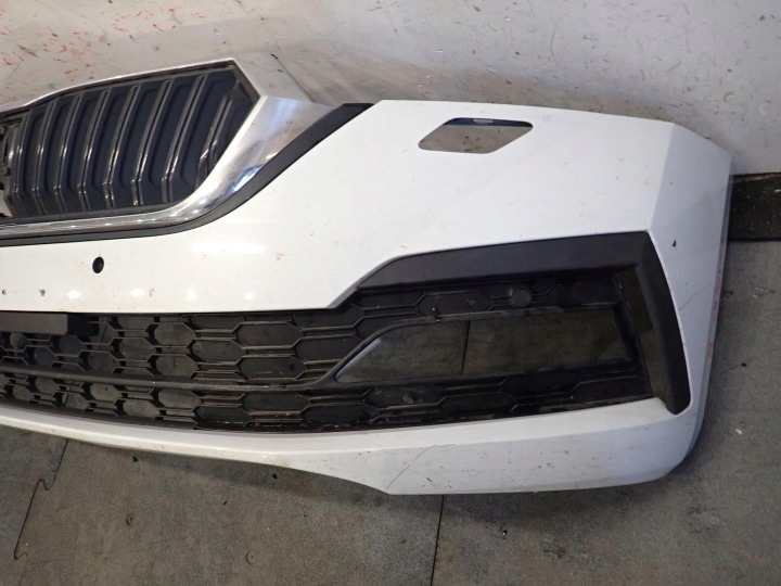 Přední nárazník ŠKODA OCTAVBIA IV 2020 - 5E3 54468468
