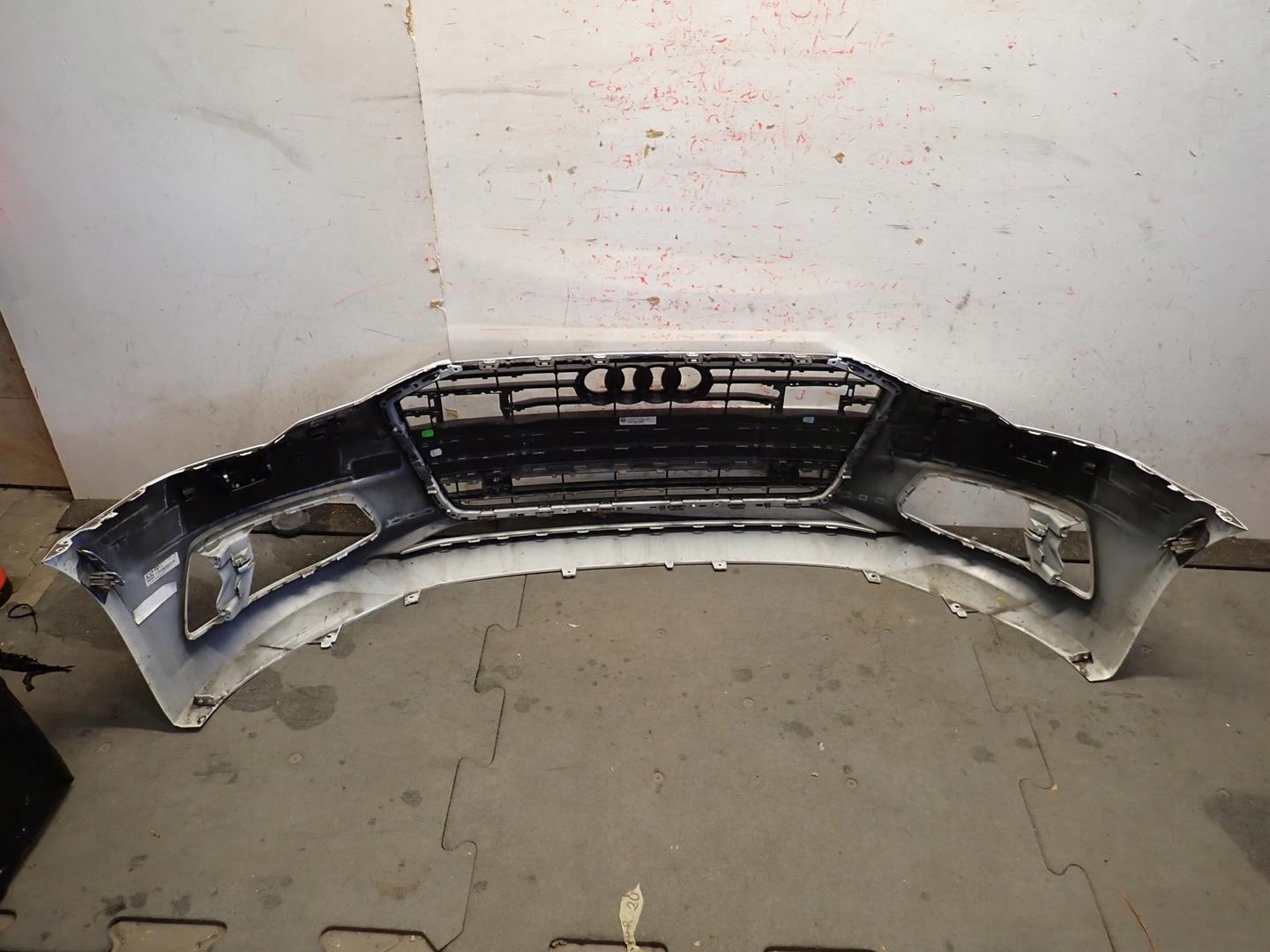 Přední nárazník AUDI A6 C8 2018 - 4K0807437