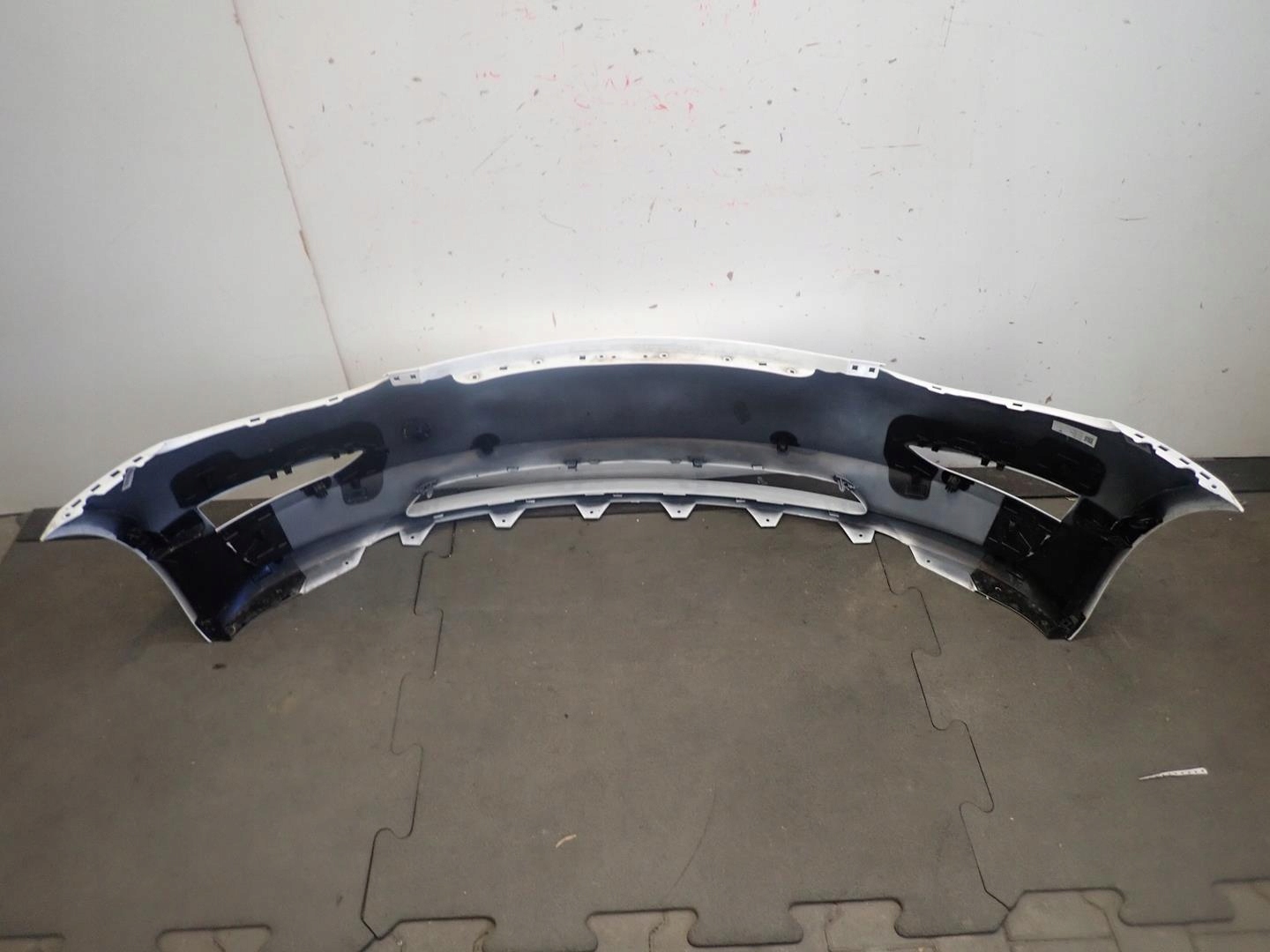 Přední nárazník TESLA 3 2017 - 1530710-04-C