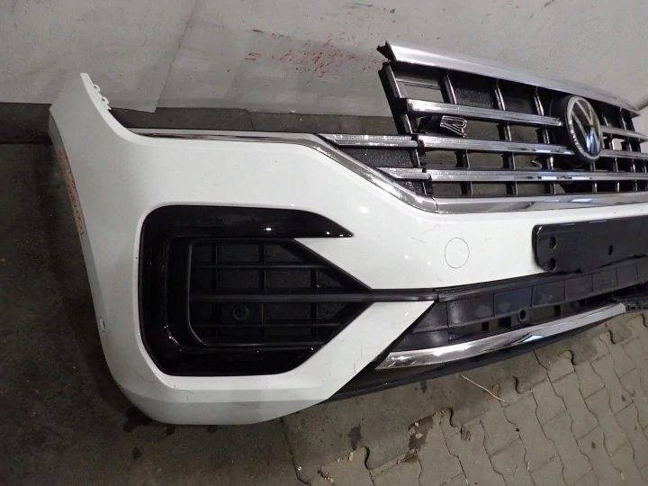 Přední nárazník VW TOUAREG III R-LINE 2018 - 760807217BB