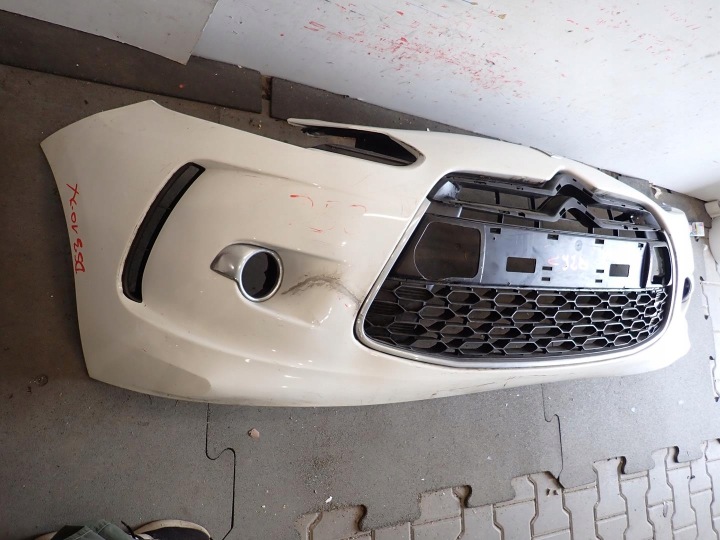 Přední nárazník CITROEN DS3 2010 - 9687534777