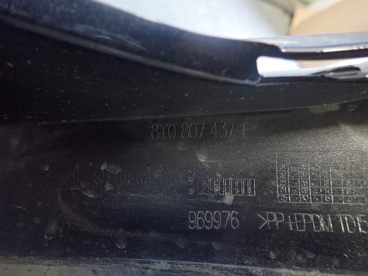 Přední nárazník AUDI A3 2020- S-LINE 8Y0807437F