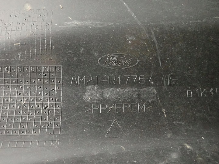Přední nárazník FORD S-MAX MK1 FACELIFT 2010- AM21-R17757-AG