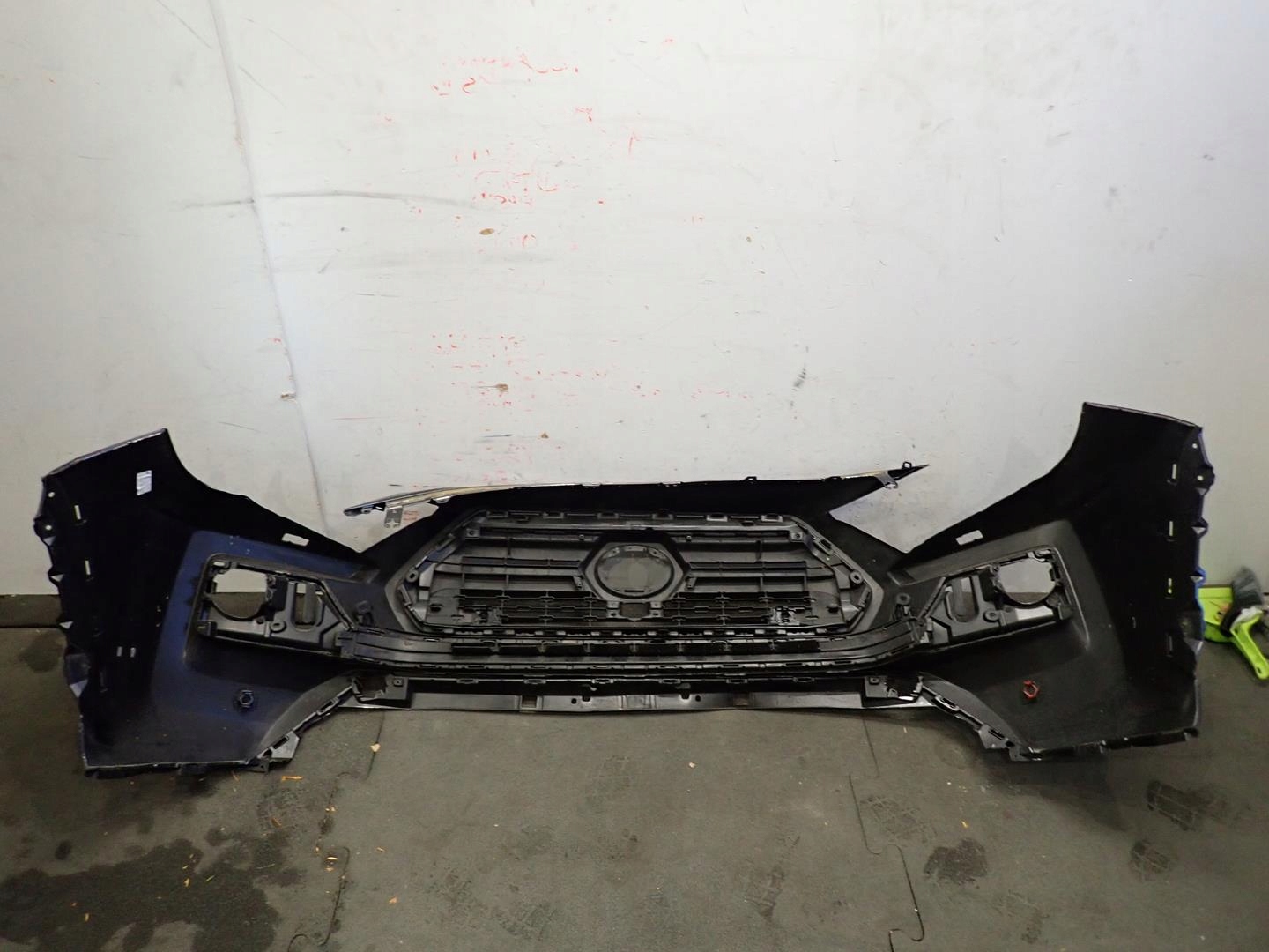 Přední nárazník TOYOTA RAV4 V FACELIFT 2022-52119- 20B80